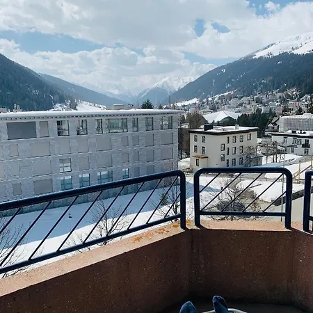 Wef 2027 Ferienwohnung, 3 Minuten Fussweg Zum Kongresshaus, Geeignet Fuer 2 Personen *