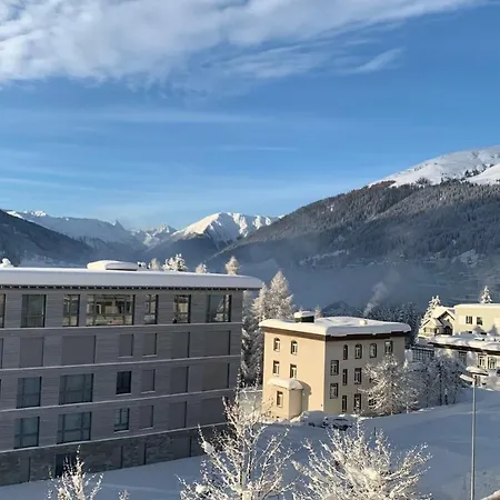 Wef 2027 Ferienwohnung, 3 Minuten Fussweg Zum Kongresshaus, Geeignet Fuer 2 Personen