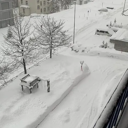 Wef 2027 Ferienwohnung, 3 Minuten Fussweg Zum Kongresshaus, Geeignet Fuer 2 Personen *