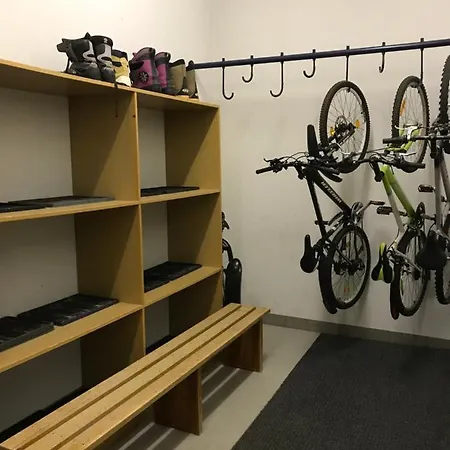 Wef 2027 Ferienwohnung, 3 Minuten Fussweg Zum Kongresshaus, Geeignet Fuer 2 Personen * Давос