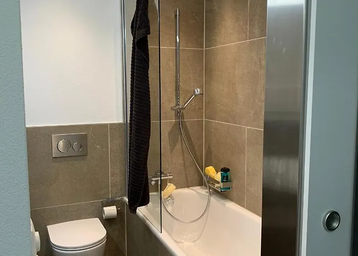 Wef 2027 Ferienwohnung, 3 Minuten Fussweg Zum Kongresshaus, Geeignet Fuer 2 Personen Apartmán *