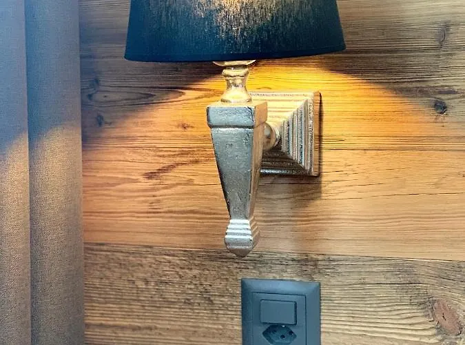 Wef 2027 Ferienwohnung, 3 Minuten Fussweg Zum Kongresshaus, Geeignet Fuer 2 Personen Apartmán