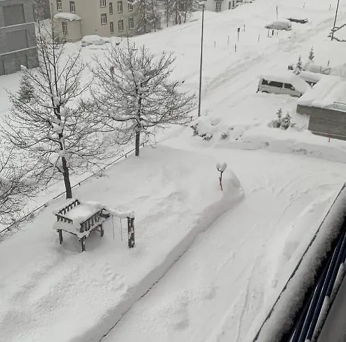 Wef 2027 Ferienwohnung, 3 Minuten Fussweg Zum Kongresshaus, Geeignet Fuer 2 Personen *