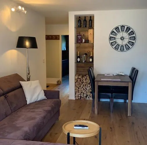 Wef 2027 Ferienwohnung, 3 Minuten Fussweg Zum Kongresshaus, Geeignet Fuer 2 Personen 公寓 *